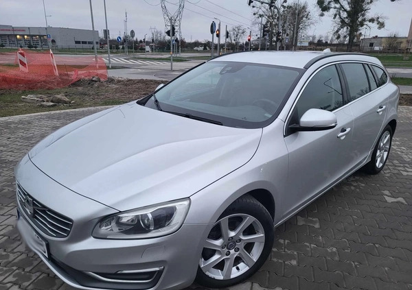 Volvo V60 cena 35900 przebieg: 270000, rok produkcji 2014 z Gołańcz małe 211